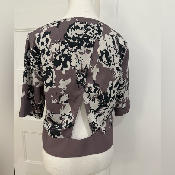 Top - Picture 2 of 4